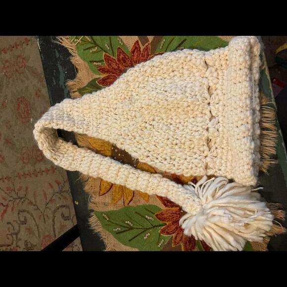 Ecote Handcrafted Cream Knitted Winter Hat with Pom Pom - Picture 1 of 6